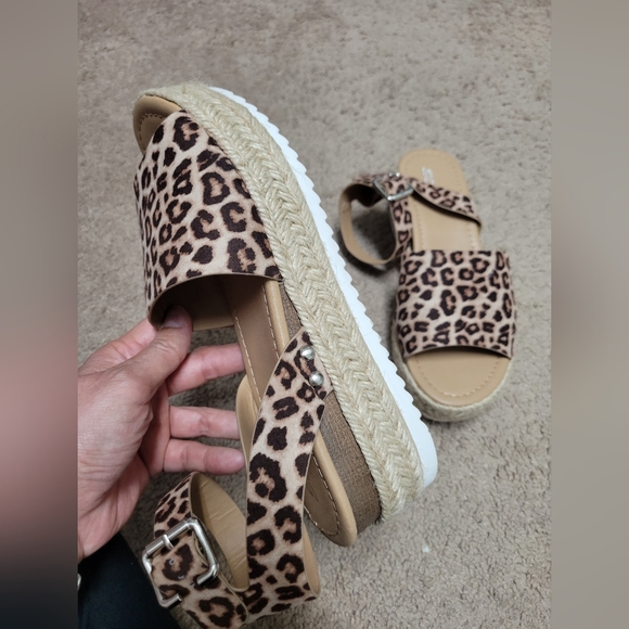 Sandals - Picture 3 of 4